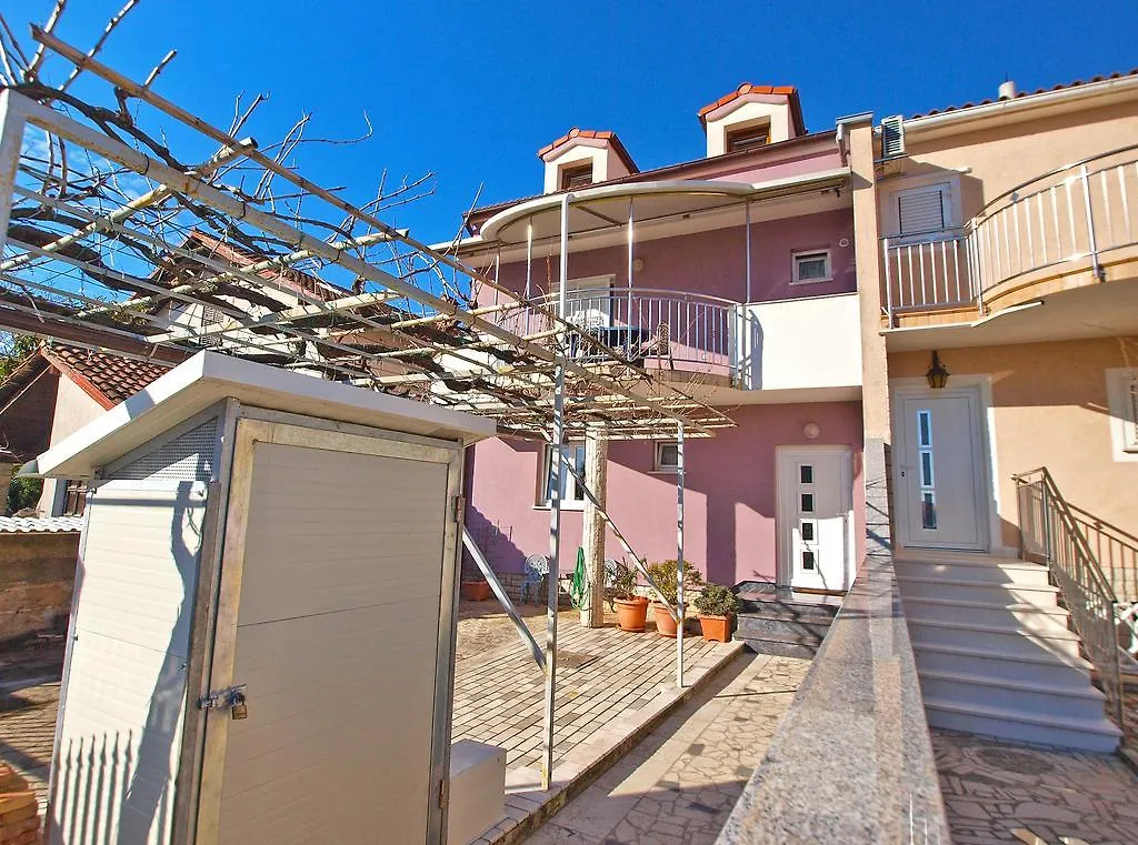 Apartments Marko 1265 Fazana